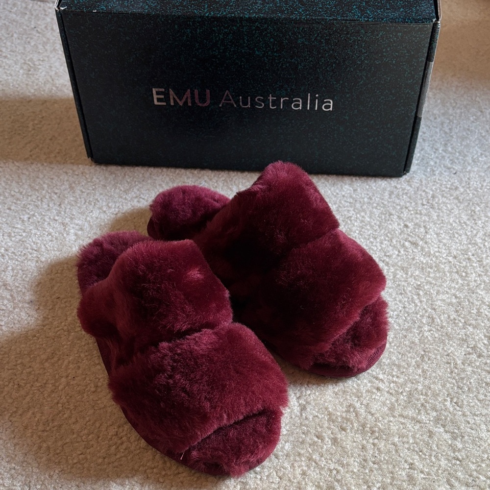 Emu Australia Women's Plush Burgundy Slippers